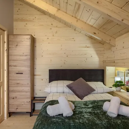 Pod Lanem شاليه تيلسز