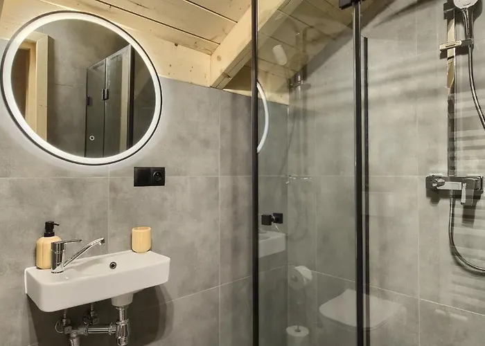 Pod Lanem شاليه *